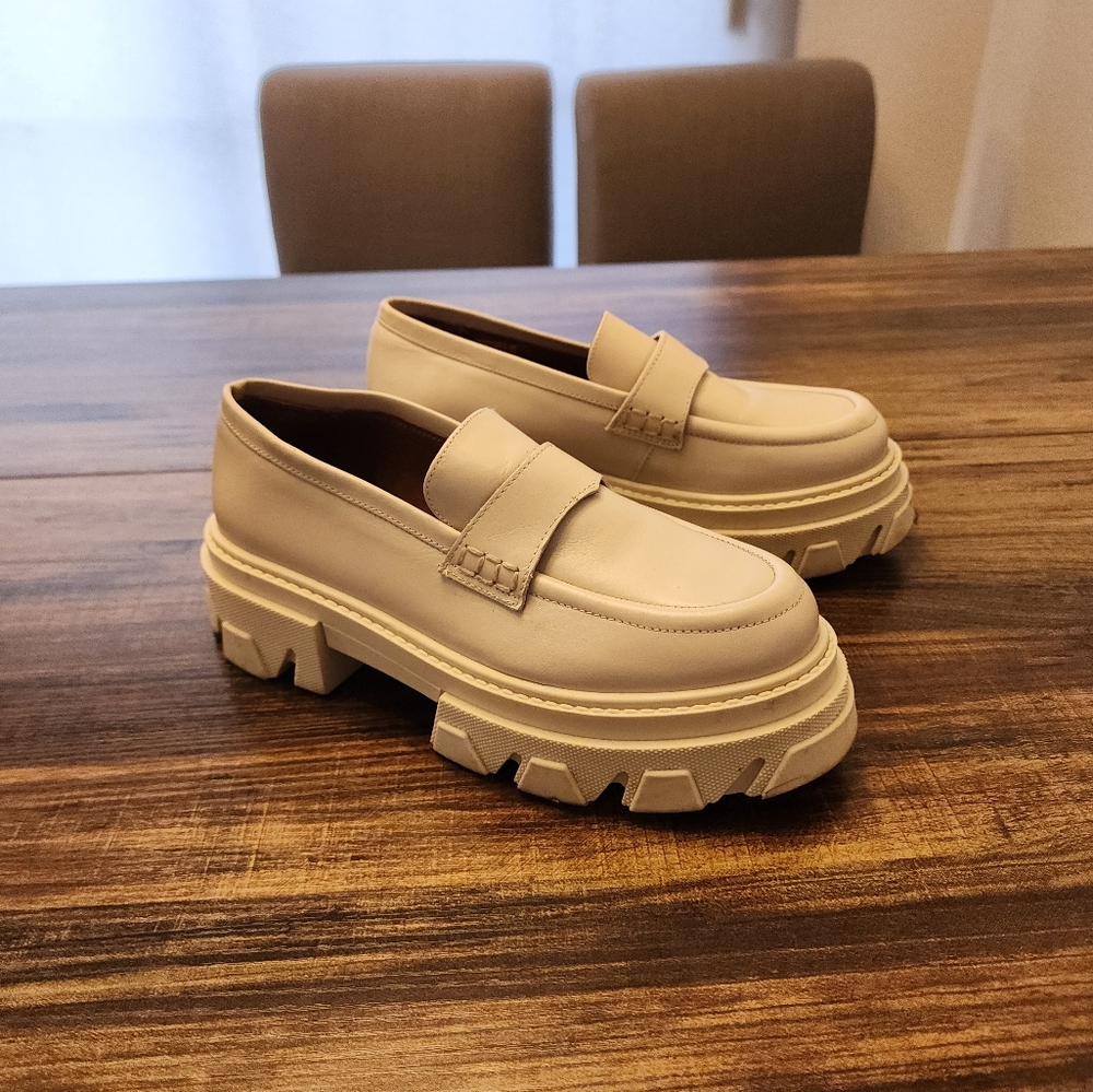 Alohas Trailblazer Cream White Leather Loafers 39 9